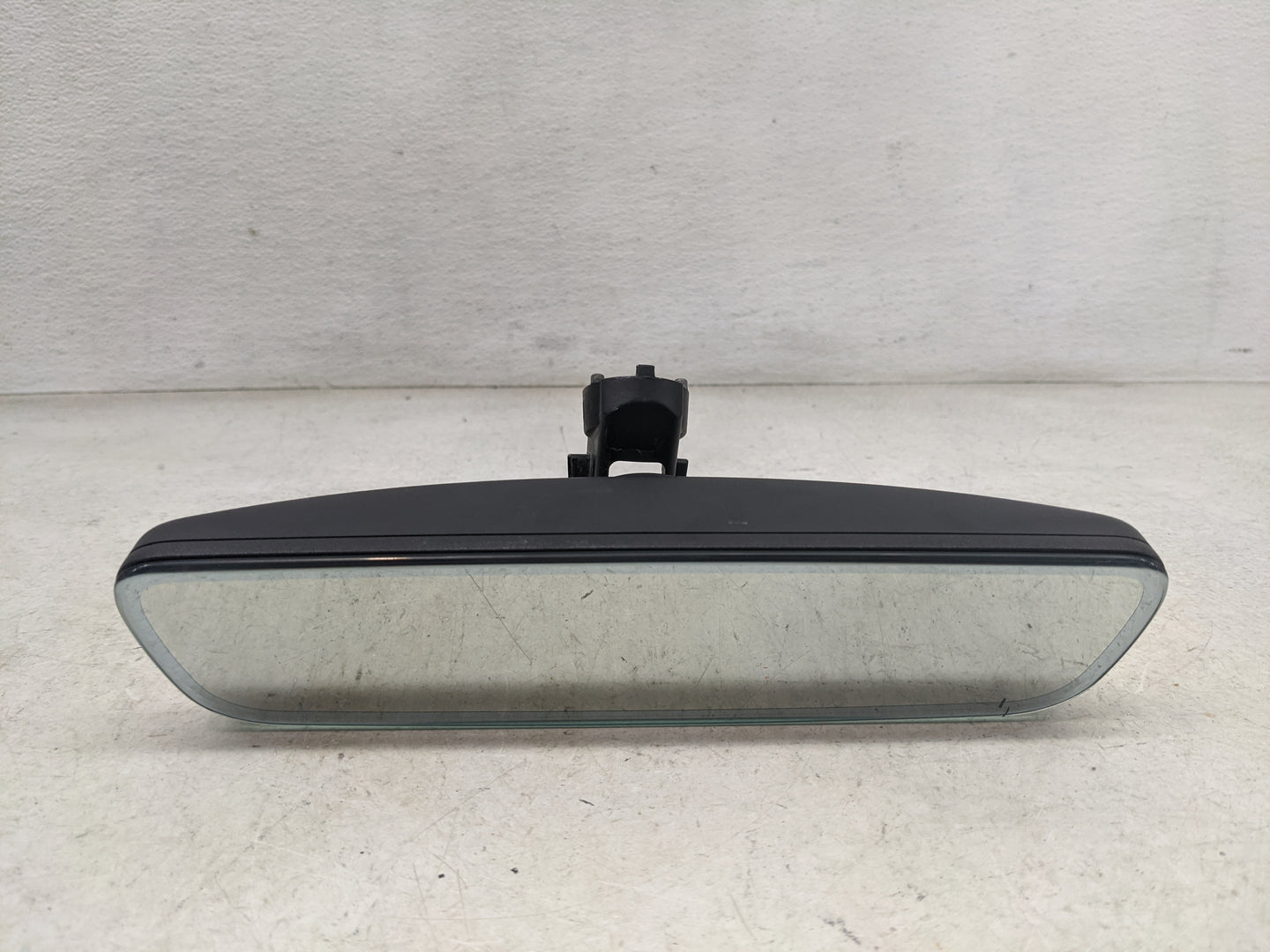 2022 Mazda Mazda3 Interior Rear View Mirror Replacement OEM P/N:043843 GNTX-1745, BDMS-89220, 625-1540-AAB Fits OEM Used Aut