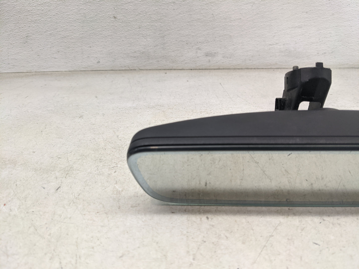 2022 Mazda Mazda3 Interior Rear View Mirror Replacement OEM P/N:043843 GNTX-1745, BDMS-89220, 625-1540-AAB Fits OEM Used Aut