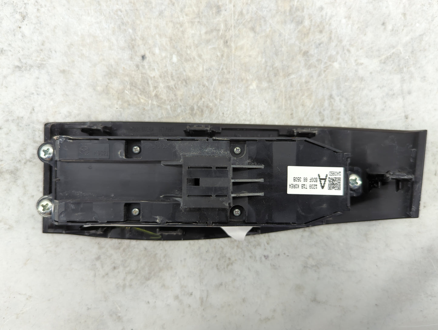 2022 Mazda Mazda3 Master Power Window Switch Replacement Driver Side Left P/N:BDGF 66 350B BDGF66350B Fits OEM Used Auto Par