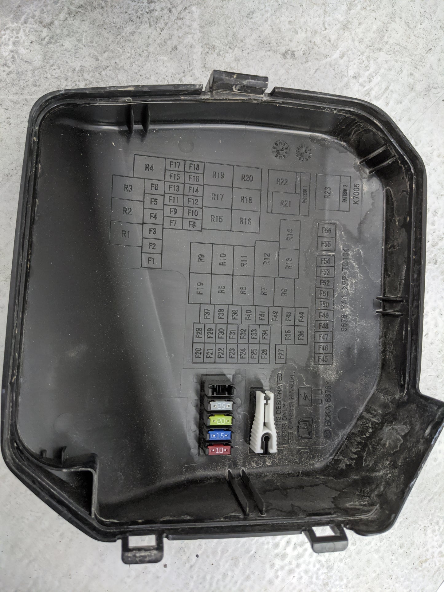 2022 Mazda Mazda3 Fusebox Fuse Box Panel Relay Module P/N:BCKA-67-T30 BCKA 6878Y, 5676 YA1 Fits Fits 2020 2021 OEM Used Auto