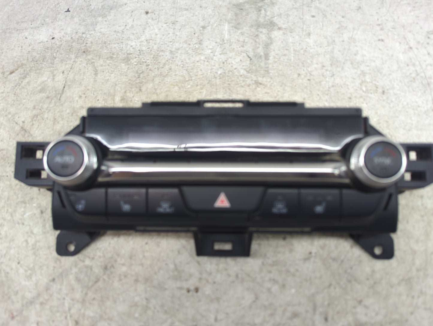 2022 Mazda Mazda3 Climate Control Module Temperature AC/Heater Replacement P/N:BFWB-61190 A2C17526103 Fits Fits 2019 2020 20