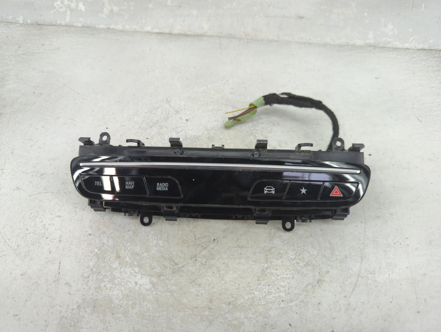 2022 Mercedes-benz Glc300 Hazard Switch A2539056203 - Oemusedautoparts1.com