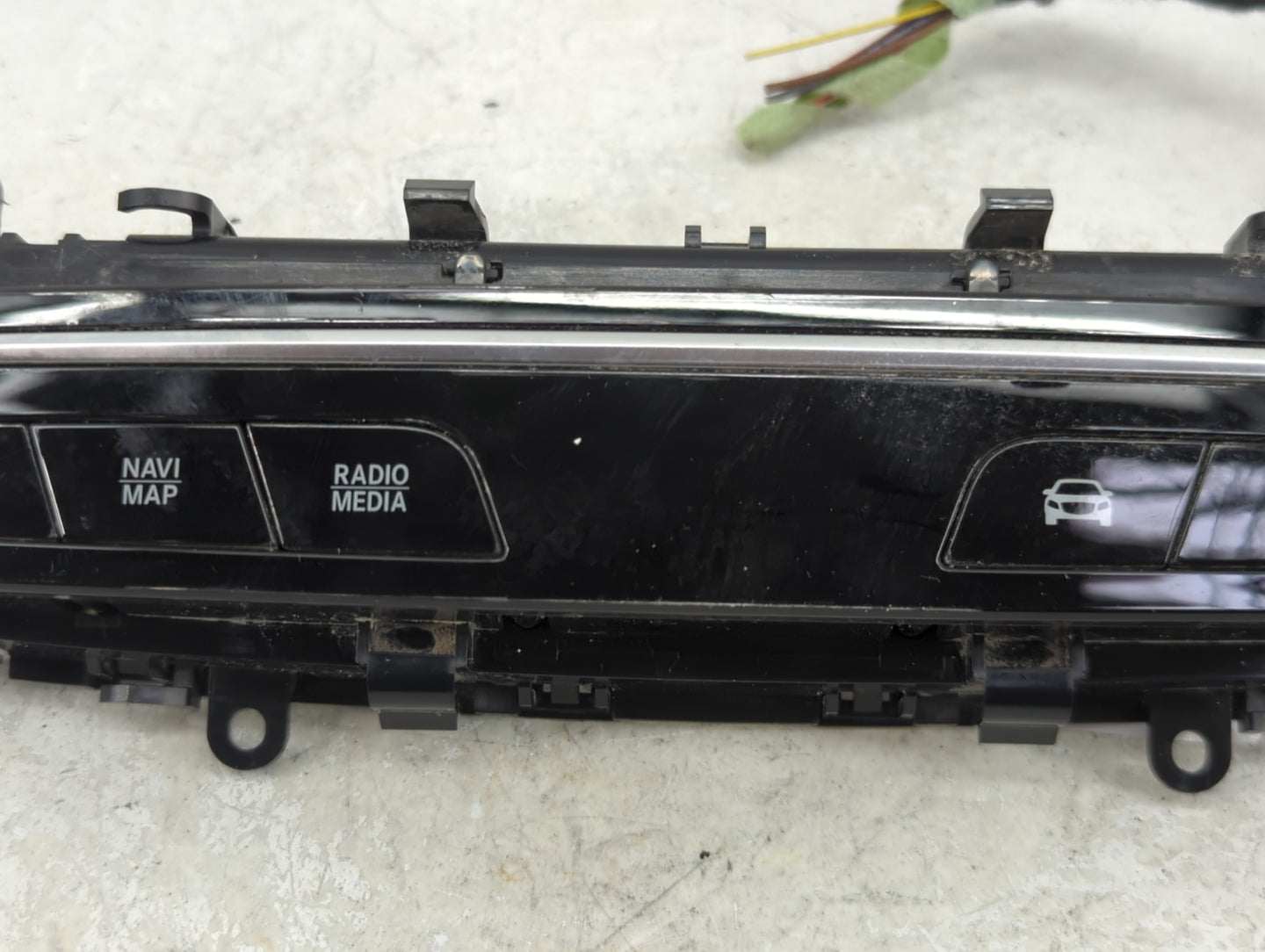 2022 Mercedes-benz Glc300 Hazard Switch A2539056203 - Oemusedautoparts1.com