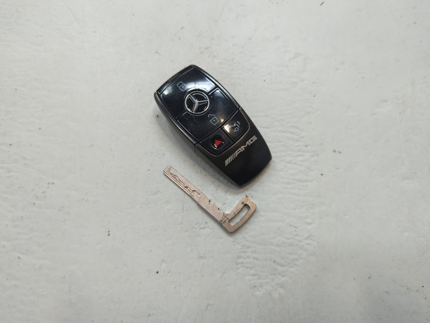 Mercedes-Benz Gle63 Amg Keyless Entry Remote Fob NBGDM3 4 buttons - Oemusedautoparts1.com