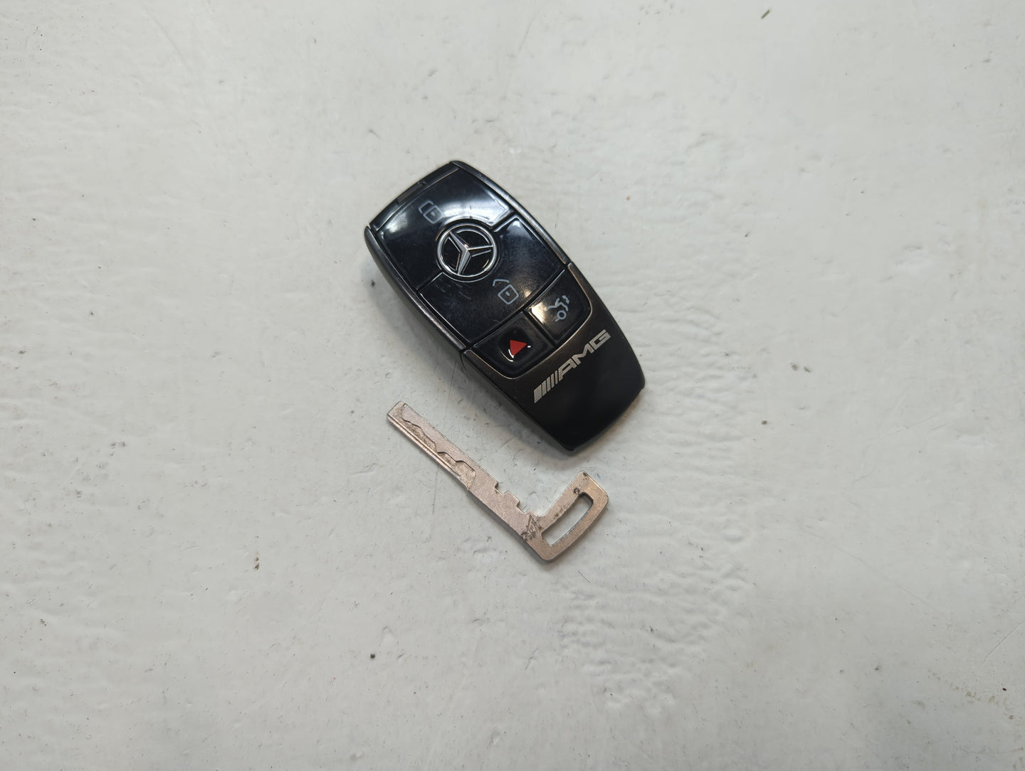 Mercedes-Benz Gle63 Amg Keyless Entry Remote Fob NBGDM3 4 buttons - Oemusedautoparts1.com