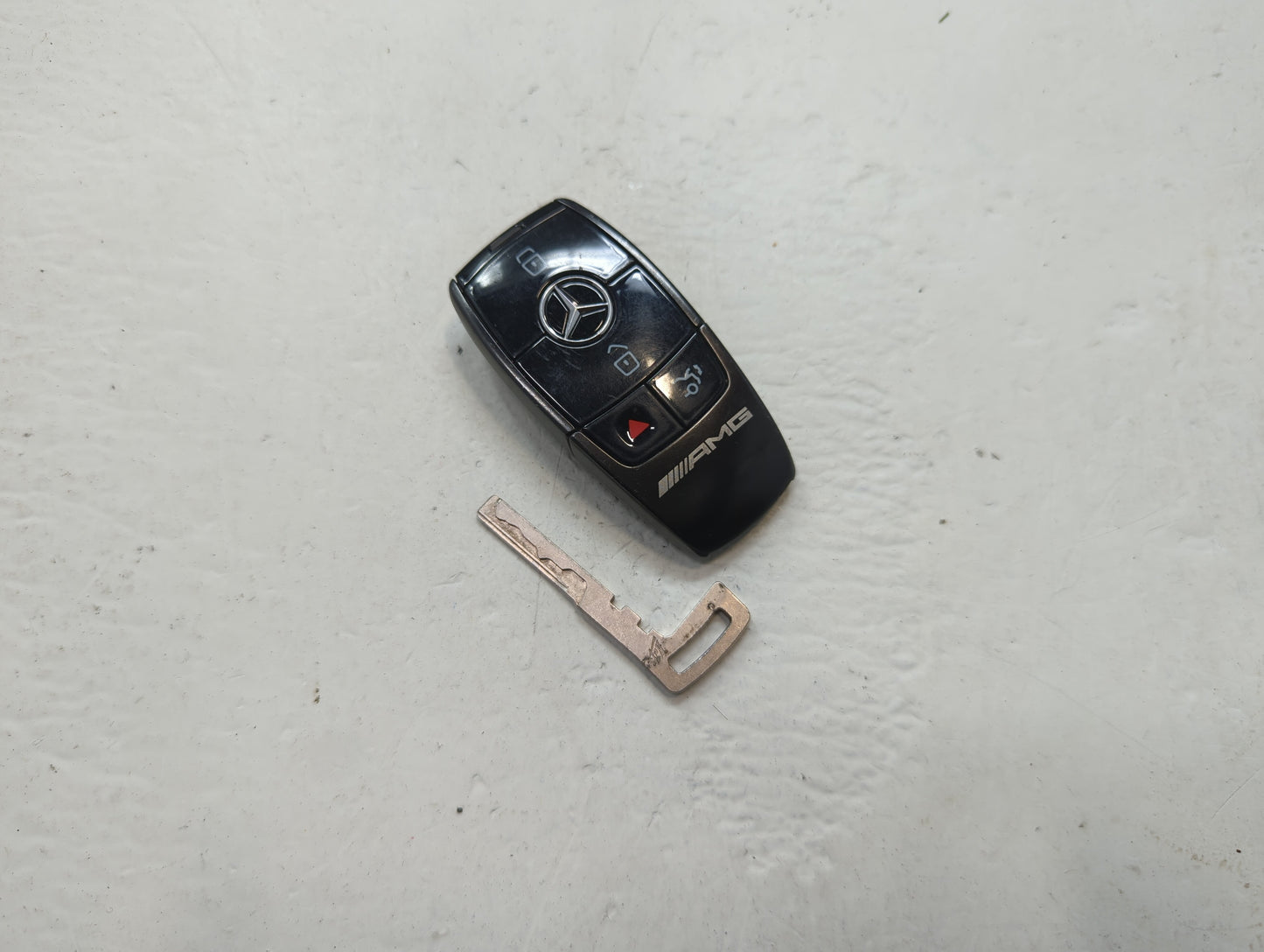 Mercedes-Benz Gle63 Amg Keyless Entry Remote Fob NBGDM3 4 buttons - Oemusedautoparts1.com