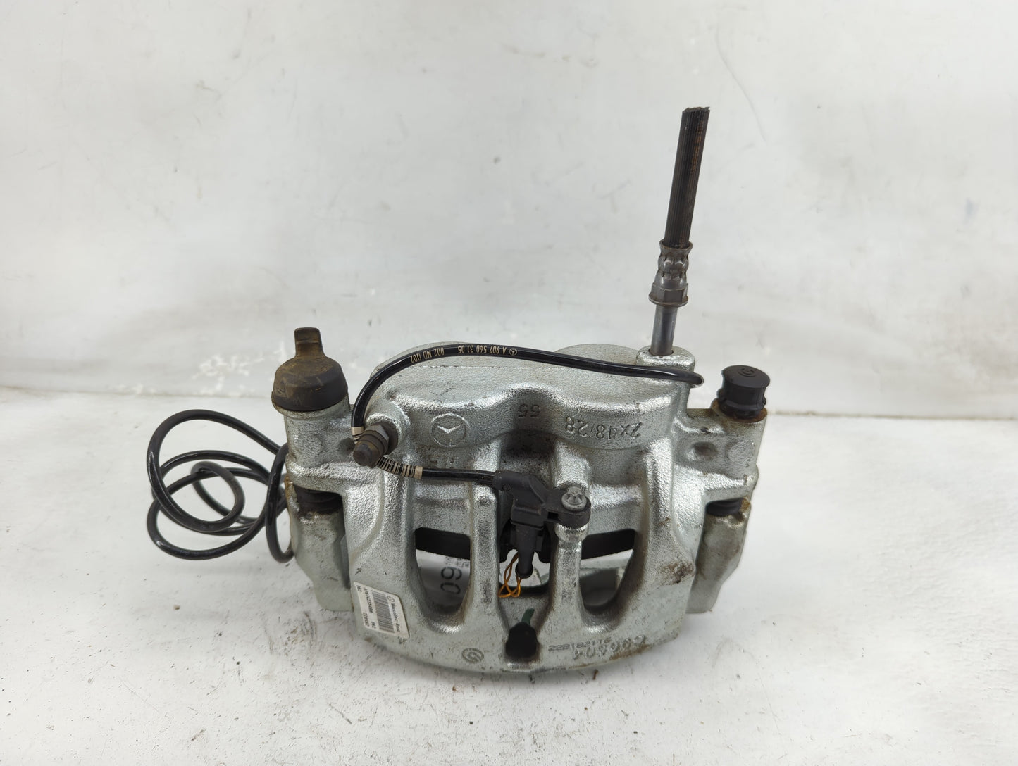 2022 Mercedes-benz Mb3500 Rear Passenger Right Brake Caliper - Oemusedautoparts1.com