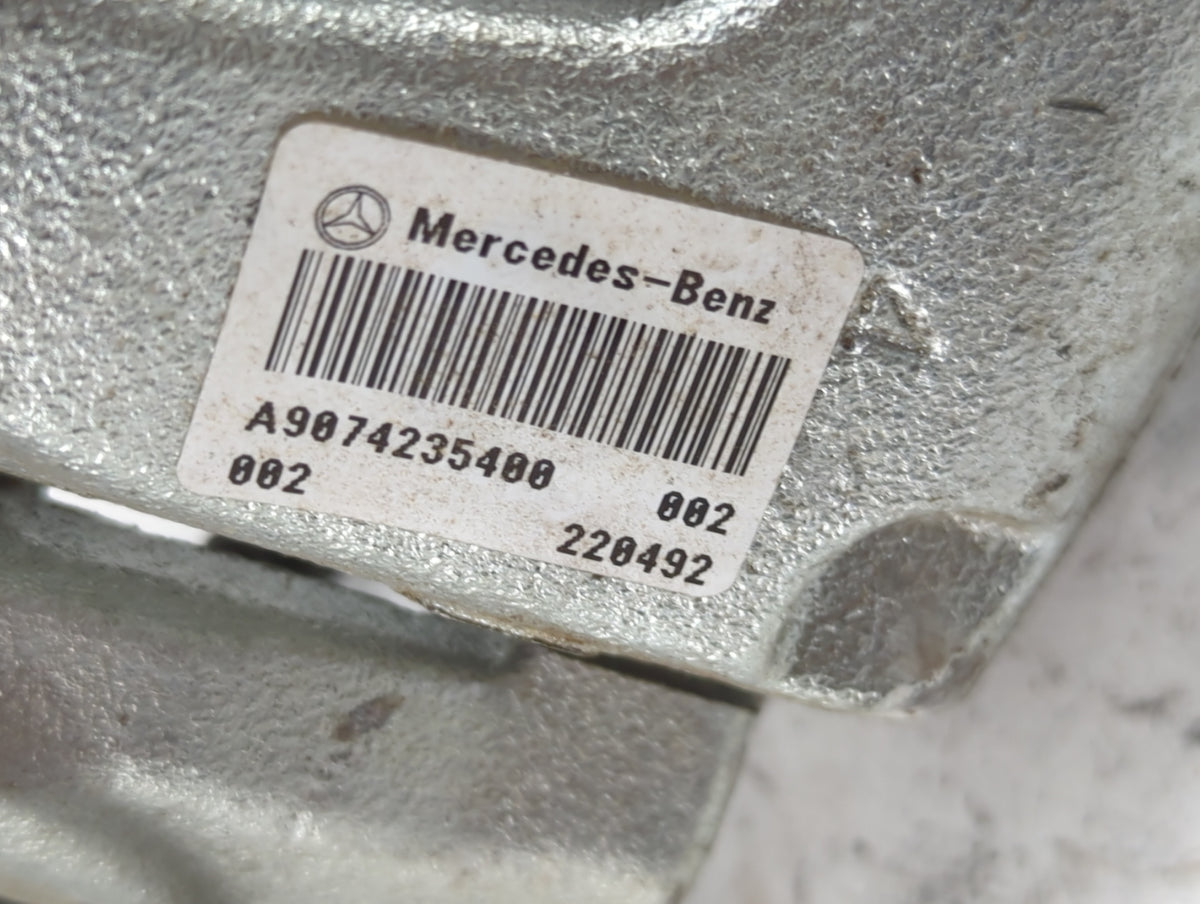 2022 Mercedes-benz Mb3500 Rear Passenger Right Brake Caliper - Oemusedautoparts1.com
