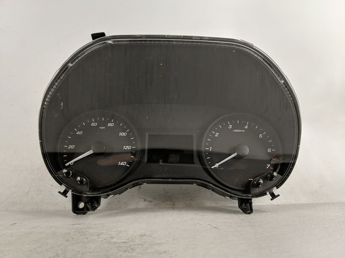 2022 Mercedes-Benz Metris Instrument Cluster Speedometer Gauges P/N:A 447 900 22 17 Fits OEM Used Auto Parts - Oemusedautopa