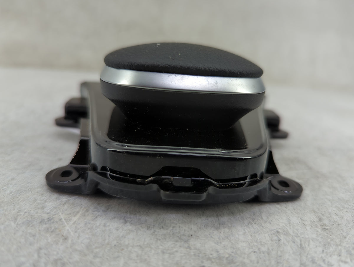 2022 Mercedes-Benz Sclass Radio AM FM Cd Player Receiver Replacement P/N:30000759900 20201230, 3-000-07599 Fits OEM Used Aut