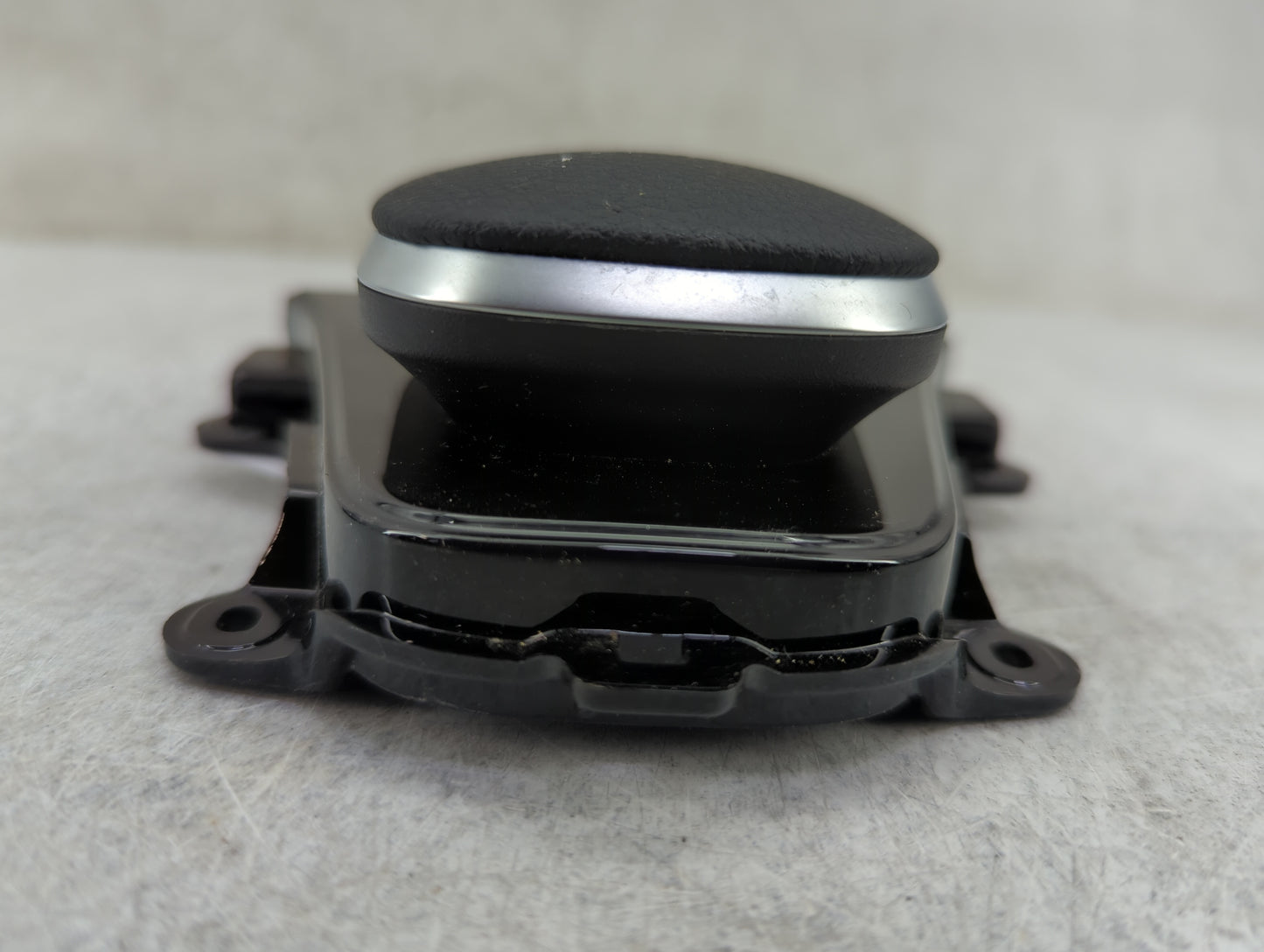 2022 Mercedes-Benz Sclass Radio AM FM Cd Player Receiver Replacement P/N:30000759900 20201230, 3-000-07599 Fits OEM Used Aut