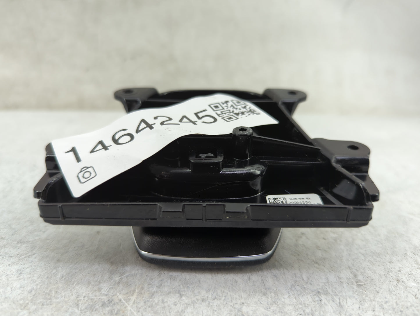 2022 Mercedes-Benz Sclass Radio AM FM Cd Player Receiver Replacement P/N:30000759900 20201230, 3-000-07599 Fits OEM Used Aut