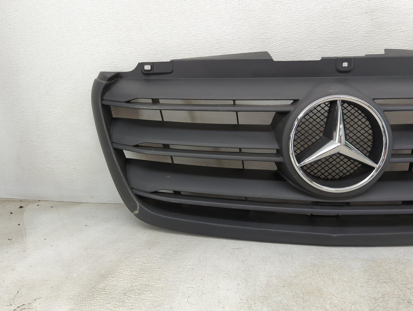 Mercedes-benz Sprinter 3500 Front Grille Bumper Not Included - Oemusedautoparts1.com