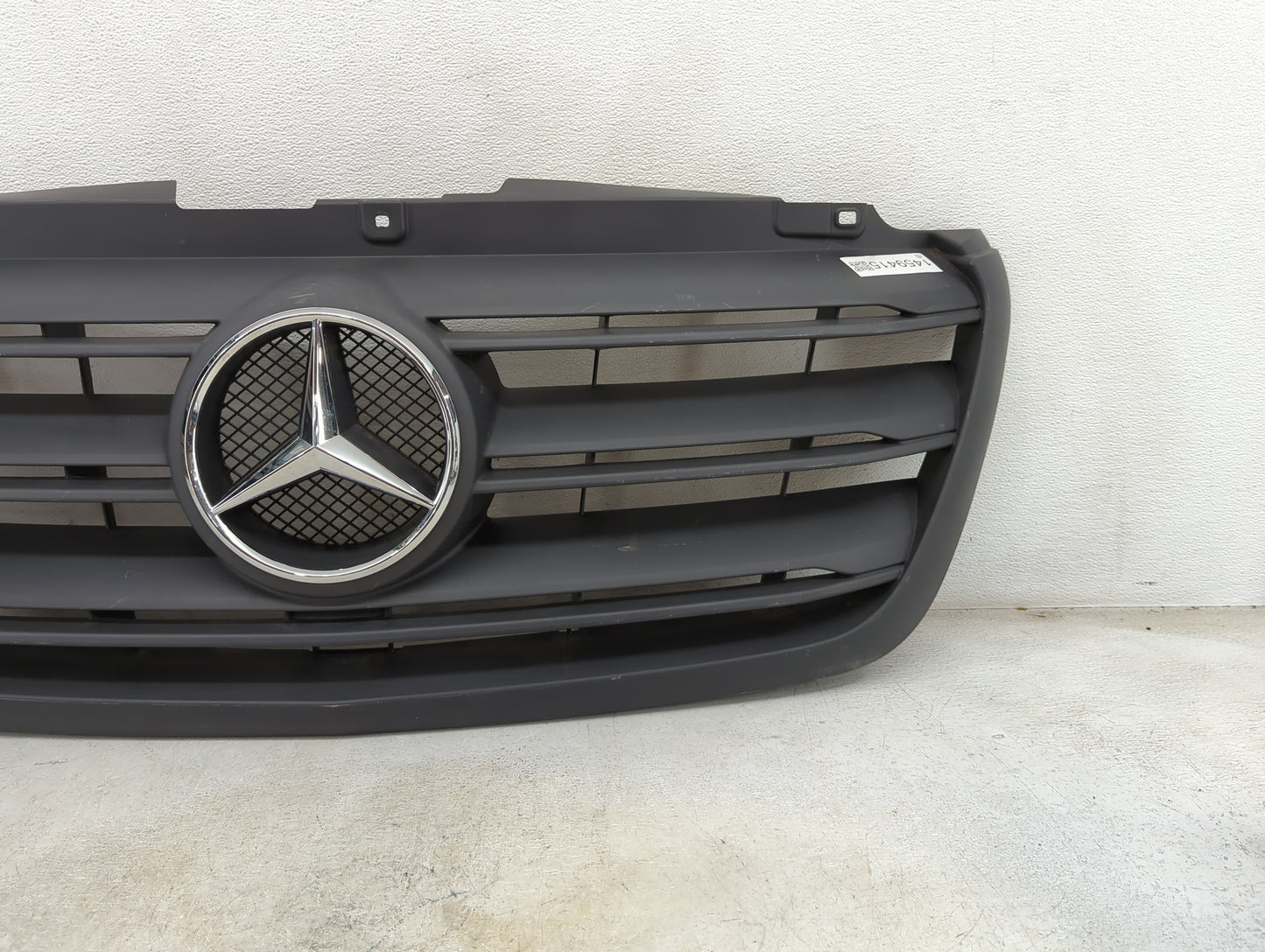Mercedes-benz Sprinter 3500 Front Grille Bumper Not Included - Oemusedautoparts1.com