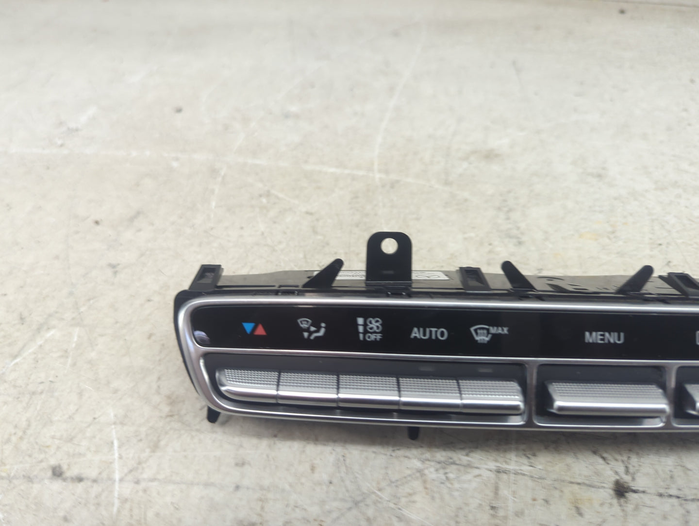 2022 Mercedes Glc300 Climate Control Module Temperature AC/Heater Replacement P/N:A2059054215 A2C1600240104 Fits Fits 2020 2