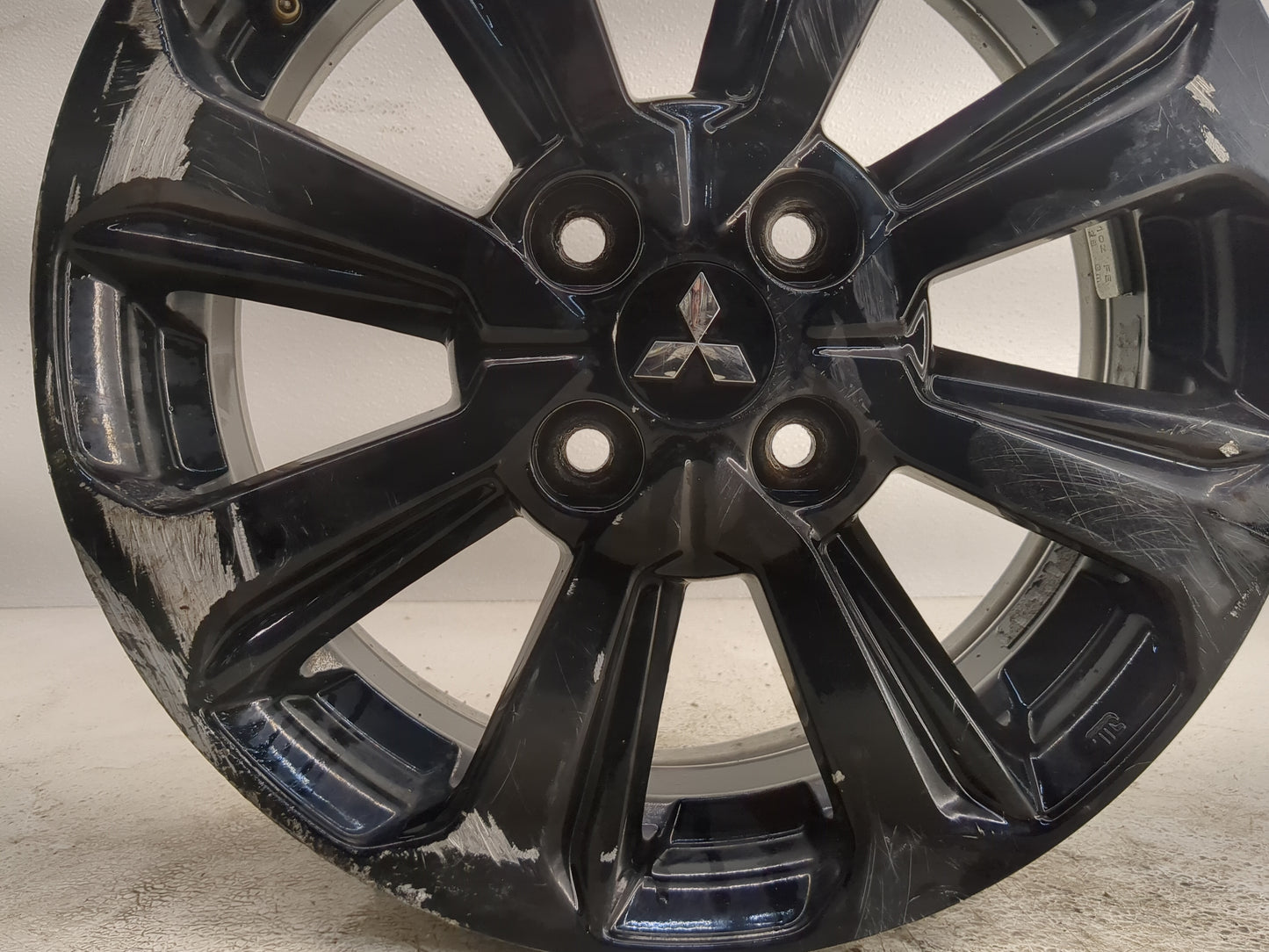 2021-2022 Mitsubishi Mirage Oem Wheel Rim - Oemusedautoparts1.com