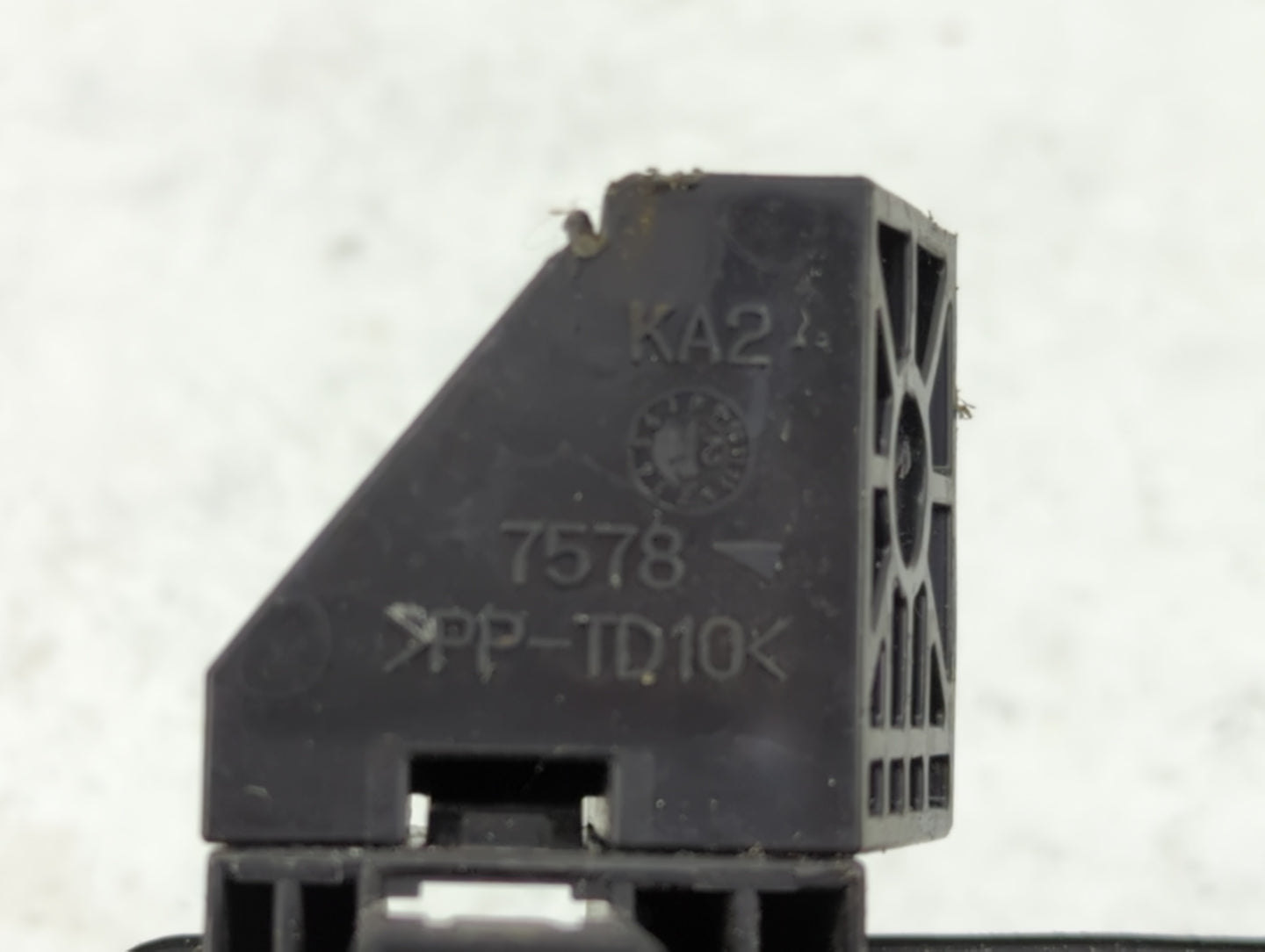 2014 Mitsubishi Mirage Fusebox Fuse Box Panel Relay Module Fits OEM Used Auto Parts - Oemusedautoparts1.com