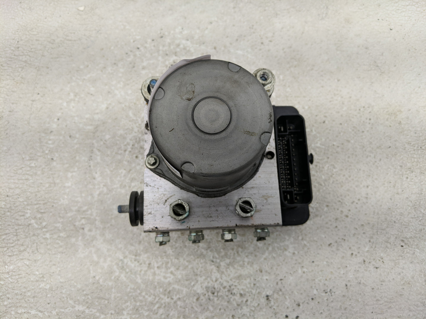 2022 Mitsubishi Mirage ABS Pump Control Module Replacement P/N:4670B494 Fits OEM Used Auto Parts - Oemusedautoparts1.com