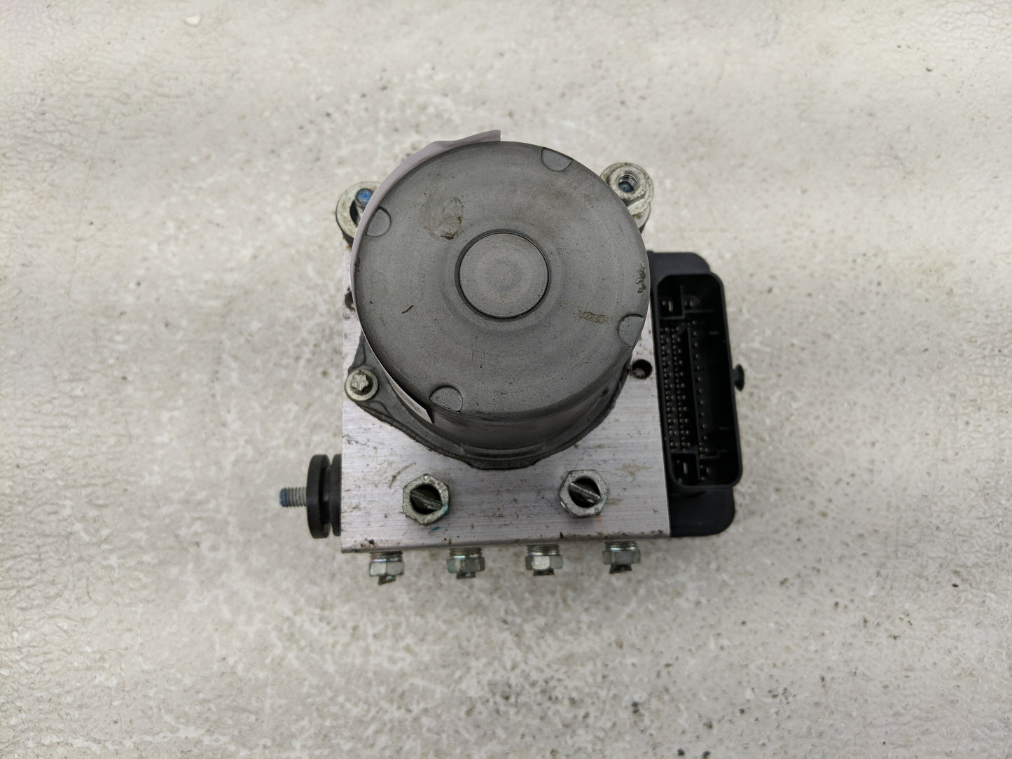 2022 Mitsubishi Mirage ABS Pump Control Module Replacement P/N:4670B494 Fits OEM Used Auto Parts - Oemusedautoparts1.com