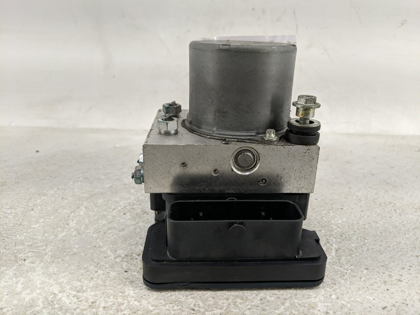 2022 Mitsubishi Mirage ABS Pump Control Module Replacement P/N:4670B494 Fits OEM Used Auto Parts - Oemusedautoparts1.com