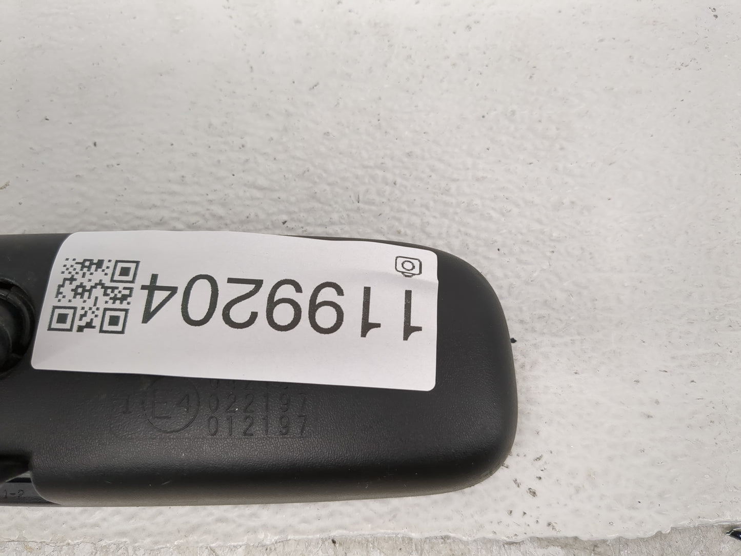 2022 Mitsubishi Outlander Interior Rear View Mirror Replacement OEM P/N:E4012197 E4022197 Fits OEM Used Auto Parts - Oemused