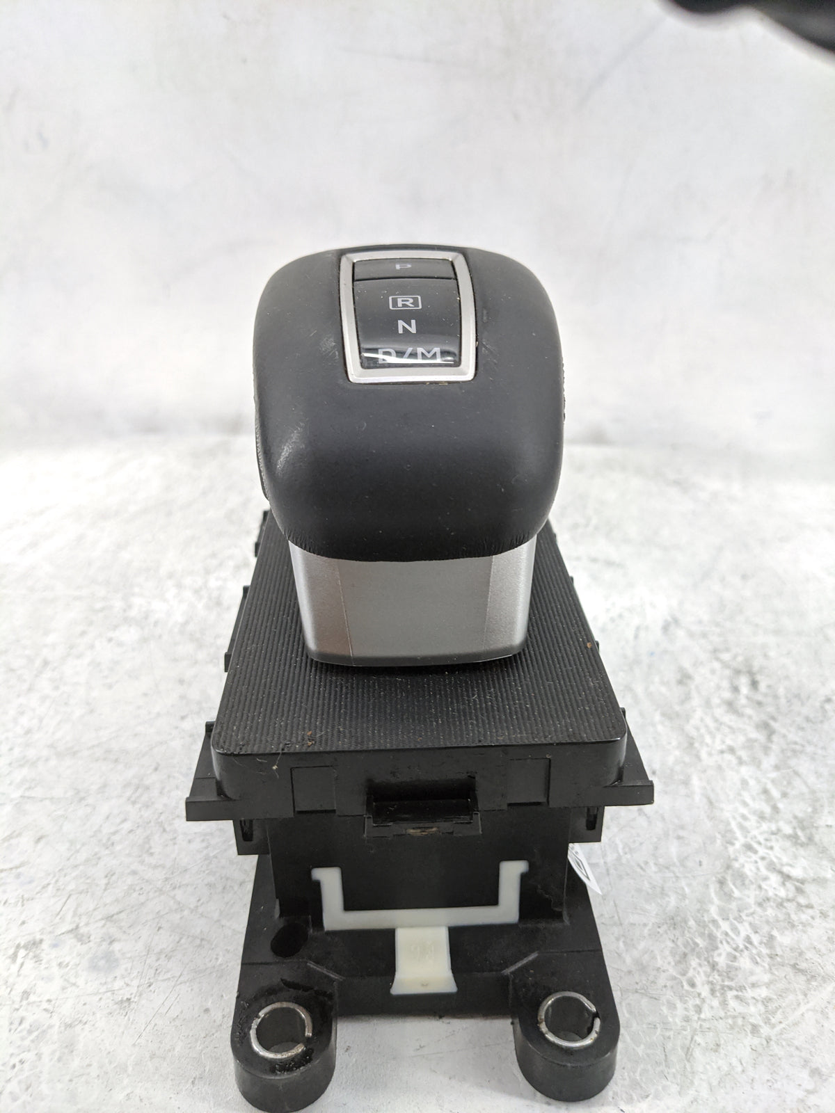2022 Mitsubishi Outlander Floor Console Assembly Shifter Black - Oemusedautoparts1.com