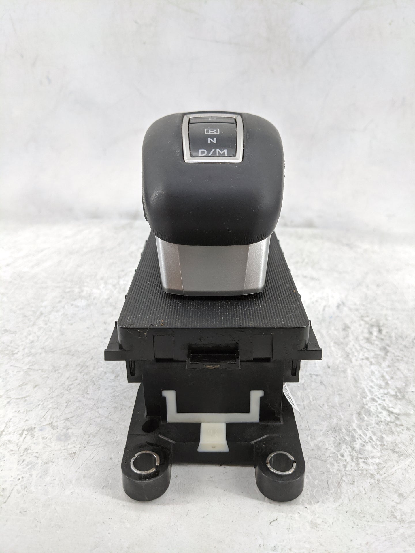 2022 Mitsubishi Outlander Floor Console Assembly Shifter Black - Oemusedautoparts1.com