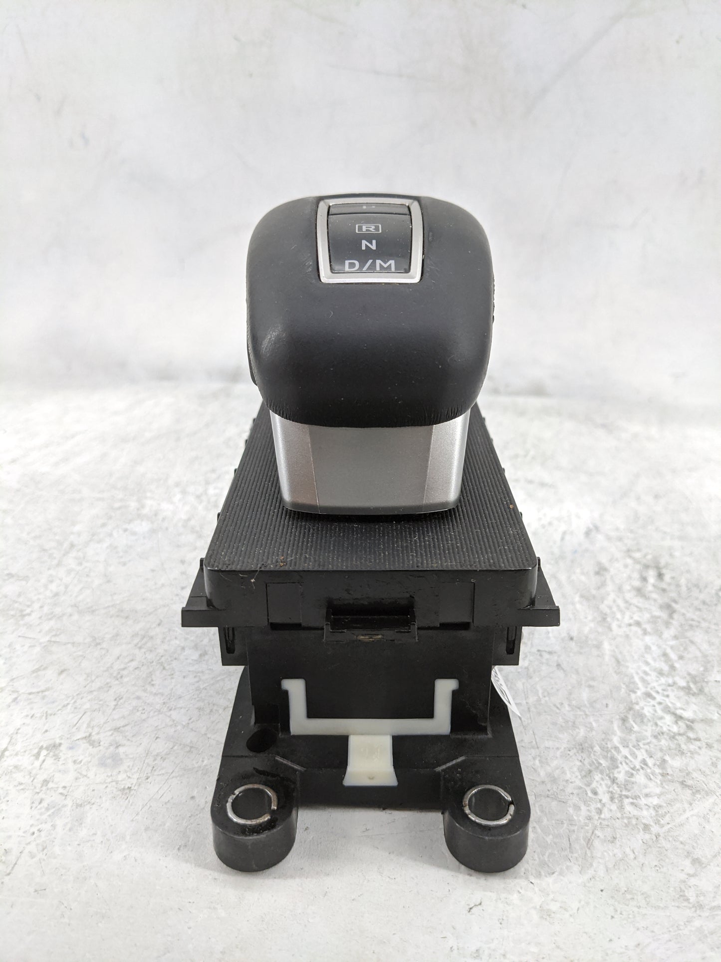 2022 Mitsubishi Outlander Floor Console Assembly Shifter Black - Oemusedautoparts1.com