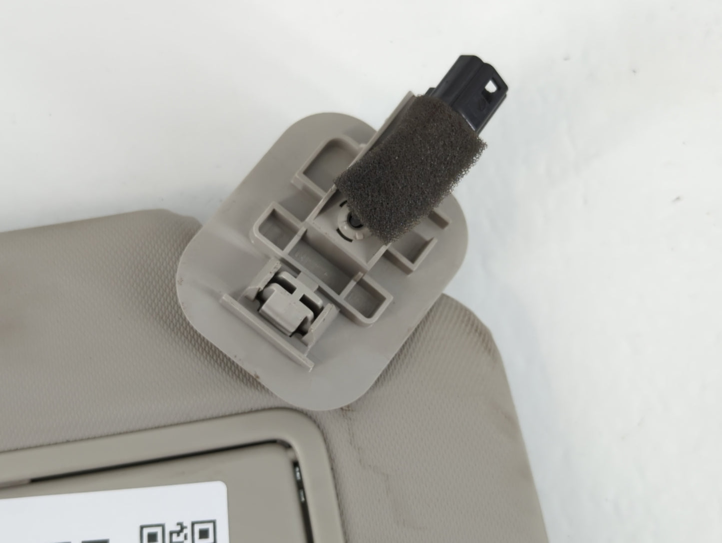 2022 Mitsubishi Outlander Sun Visor Shade Replacement Passenger Right Mirror Fits OEM Used Auto Parts - Oemusedautoparts1.co