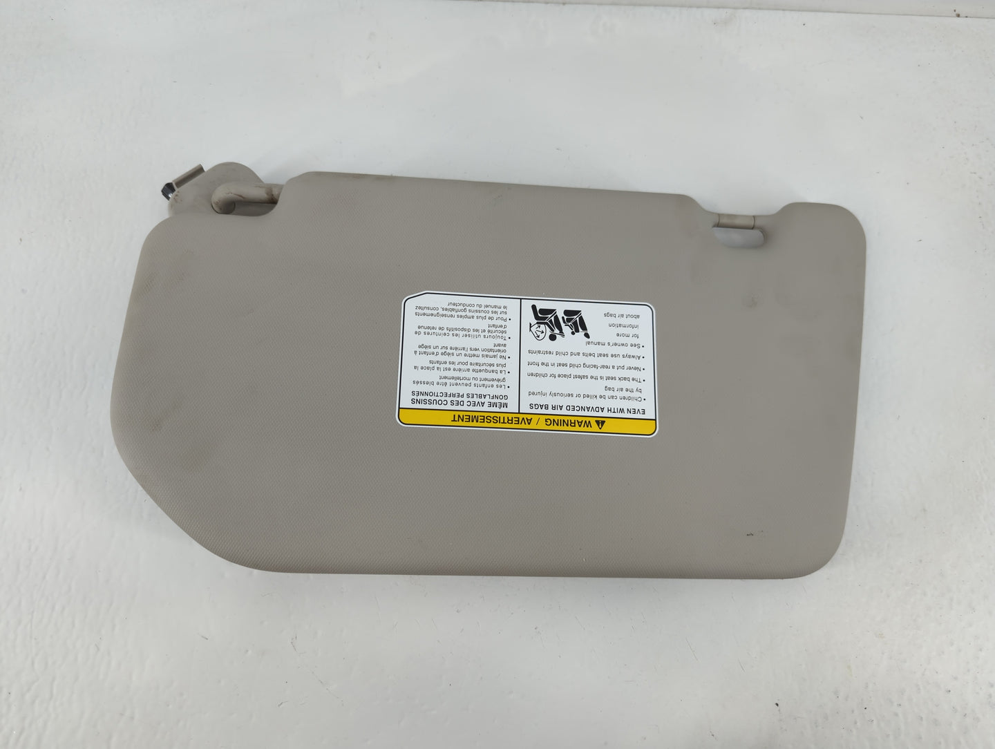 2022 Mitsubishi Outlander Sun Visor Shade Replacement Passenger Right Mirror Fits OEM Used Auto Parts - Oemusedautoparts1.co