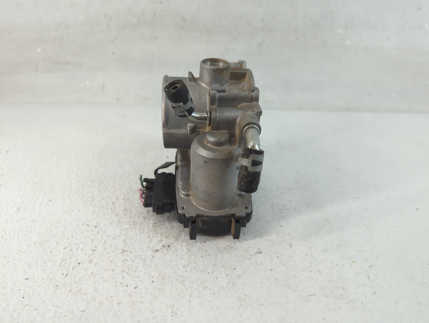 2013-2017 Mitsubishi Outlander Sport Throttle Body P/N:27140026 Fits Fits 2013 2014 2015 2016 2017 OEM Used Auto Parts - Oem