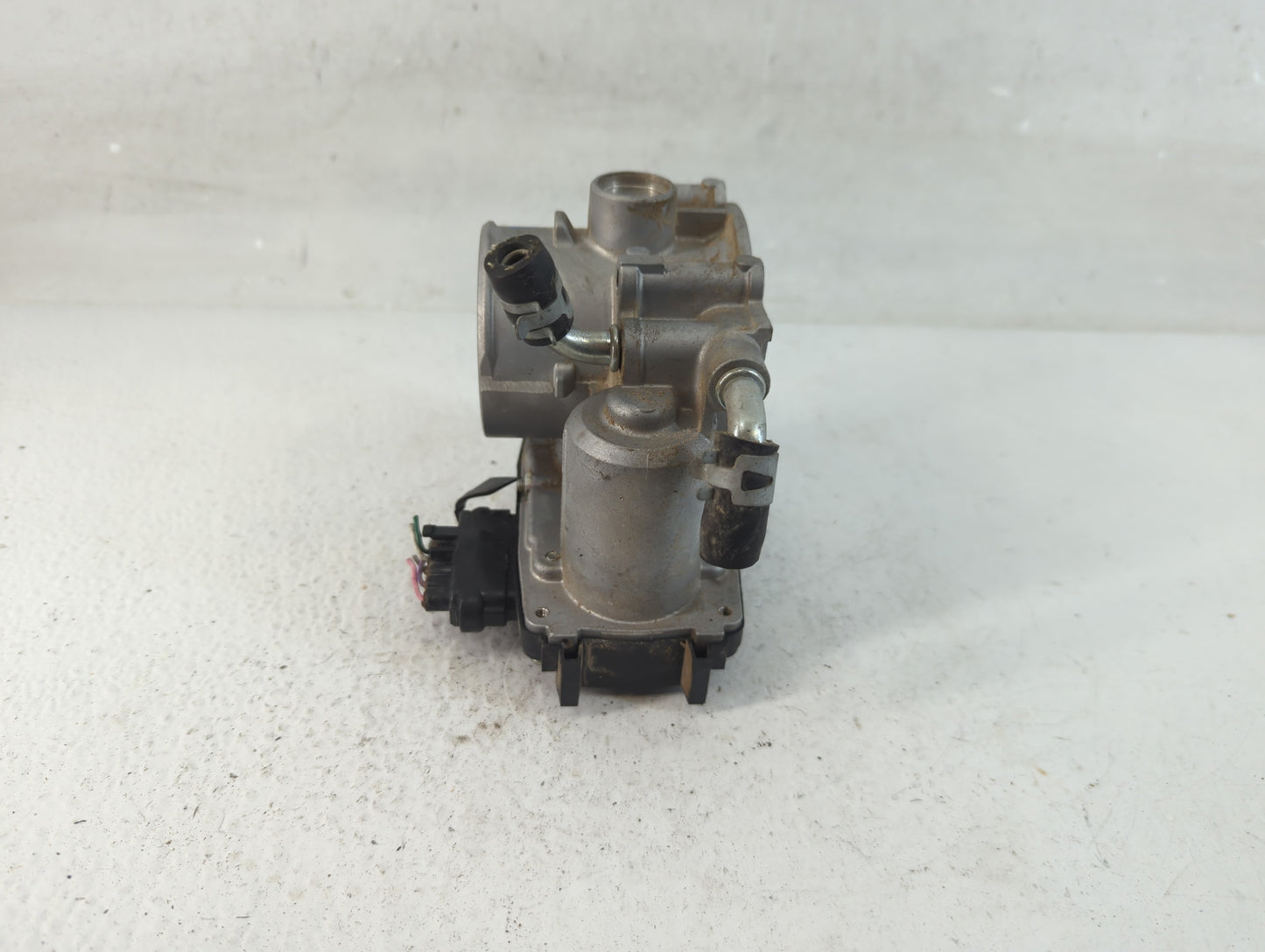 2013-2017 Mitsubishi Outlander Sport Throttle Body P/N:27140026 Fits Fits 2013 2014 2015 2016 2017 OEM Used Auto Parts - Oem