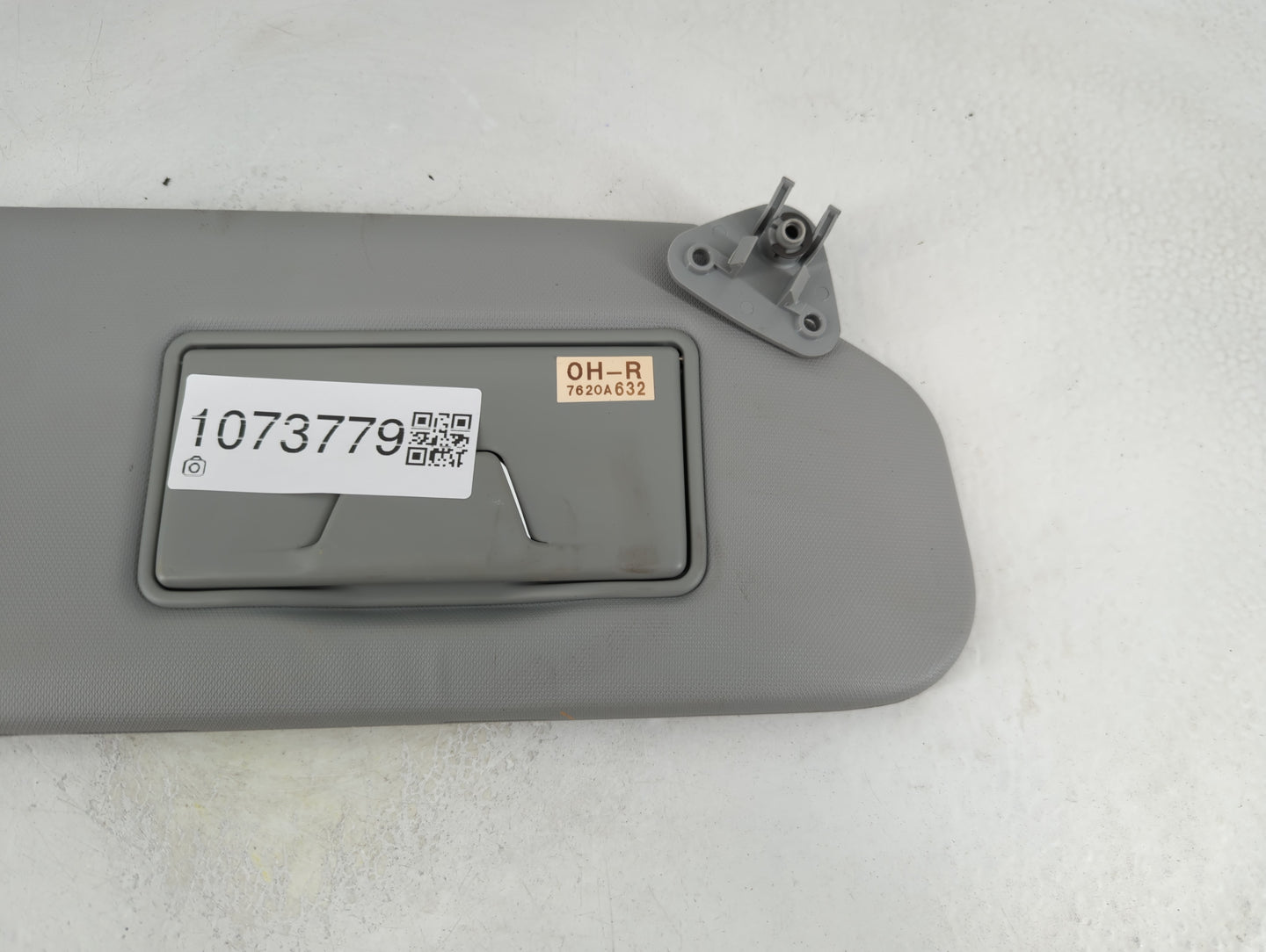 2022 Mitsubishi Outlander Sport Sun Visor Shade Replacement Passenger Right Mirror Fits OEM Used Auto Parts - Oemusedautopar