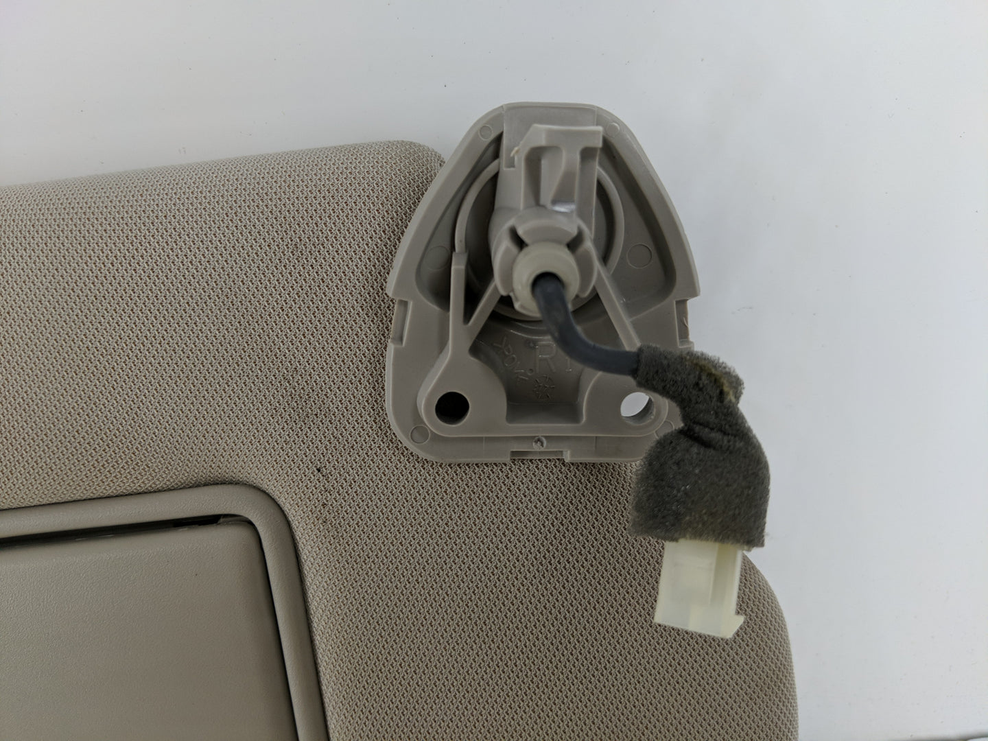 2022 Mitsubishi Outlander Sport Sun Visor Shade Replacement Passenger Right Mirror Fits OEM Used Auto Parts - Oemusedautopar