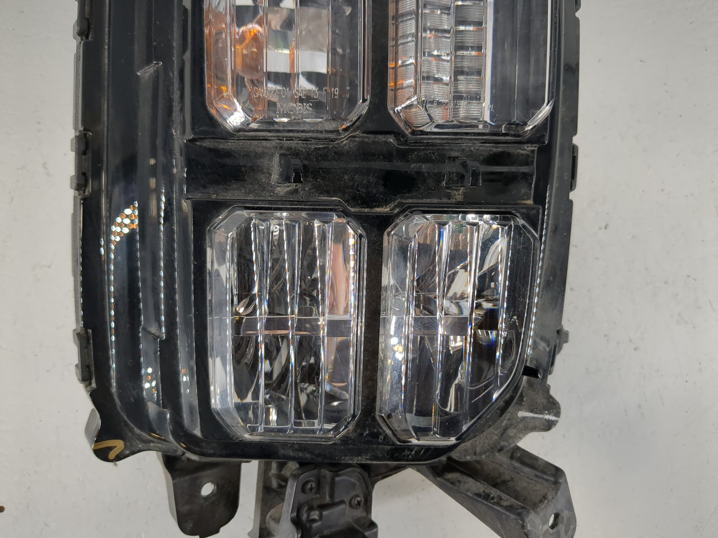 2020 Mitsubishi Outlander Sport Passenger Right Oem Front Light Lamp - Oemusedautoparts1.com