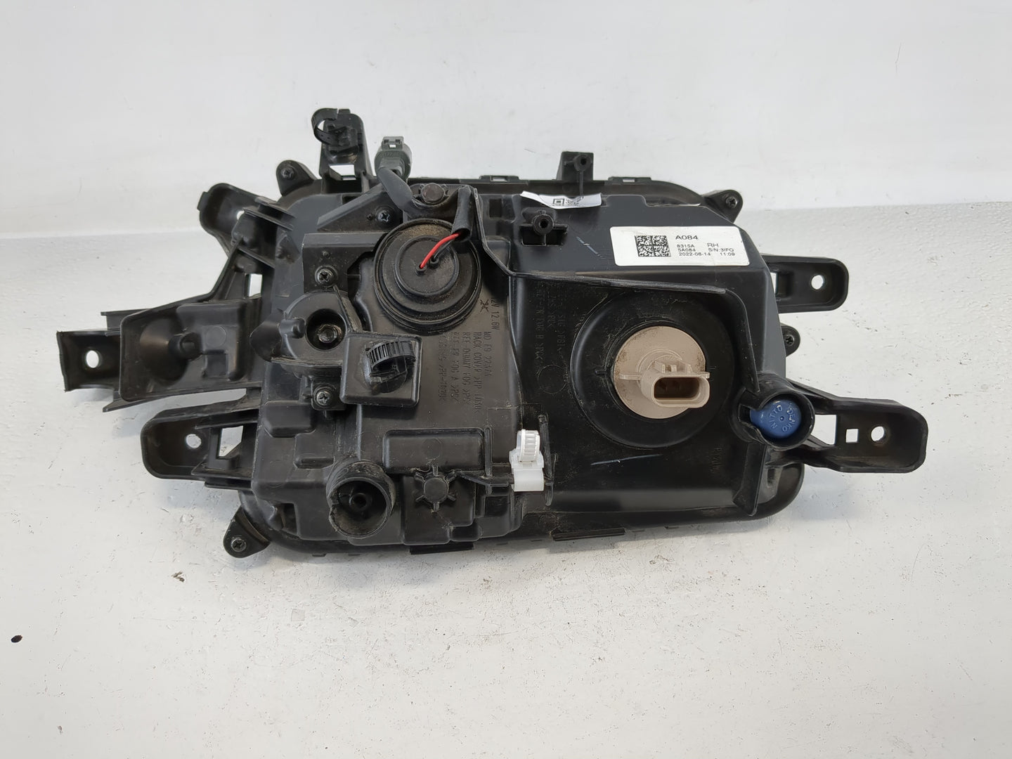 2020 Mitsubishi Outlander Sport Passenger Right Oem Front Light Lamp - Oemusedautoparts1.com