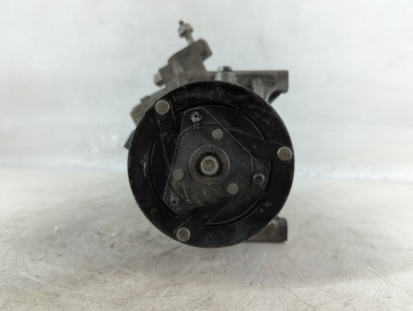 2022 Mitsubishi Outlander Sport Air Conditioning A/c Ac Compressor Oem - Oemusedautoparts1.com