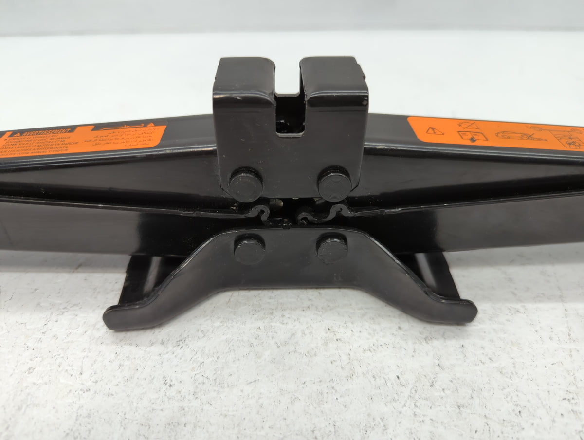 2022 Nissan Altima Spare Scissor Car Jack - Oemusedautoparts1.com