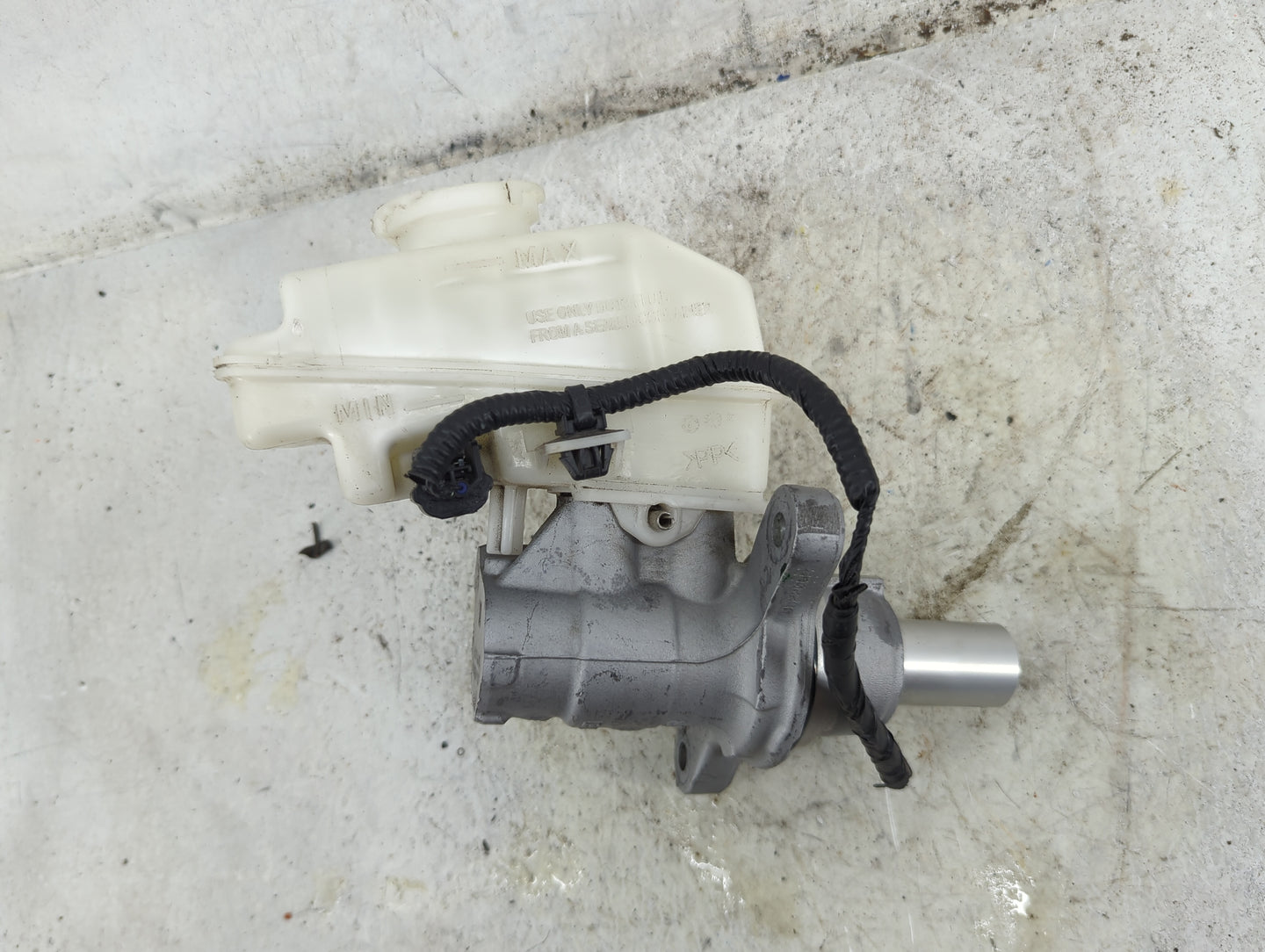 2019-2022 Nissan Altima Brake Master Cylinder 1490502 - Oemusedautoparts1.com