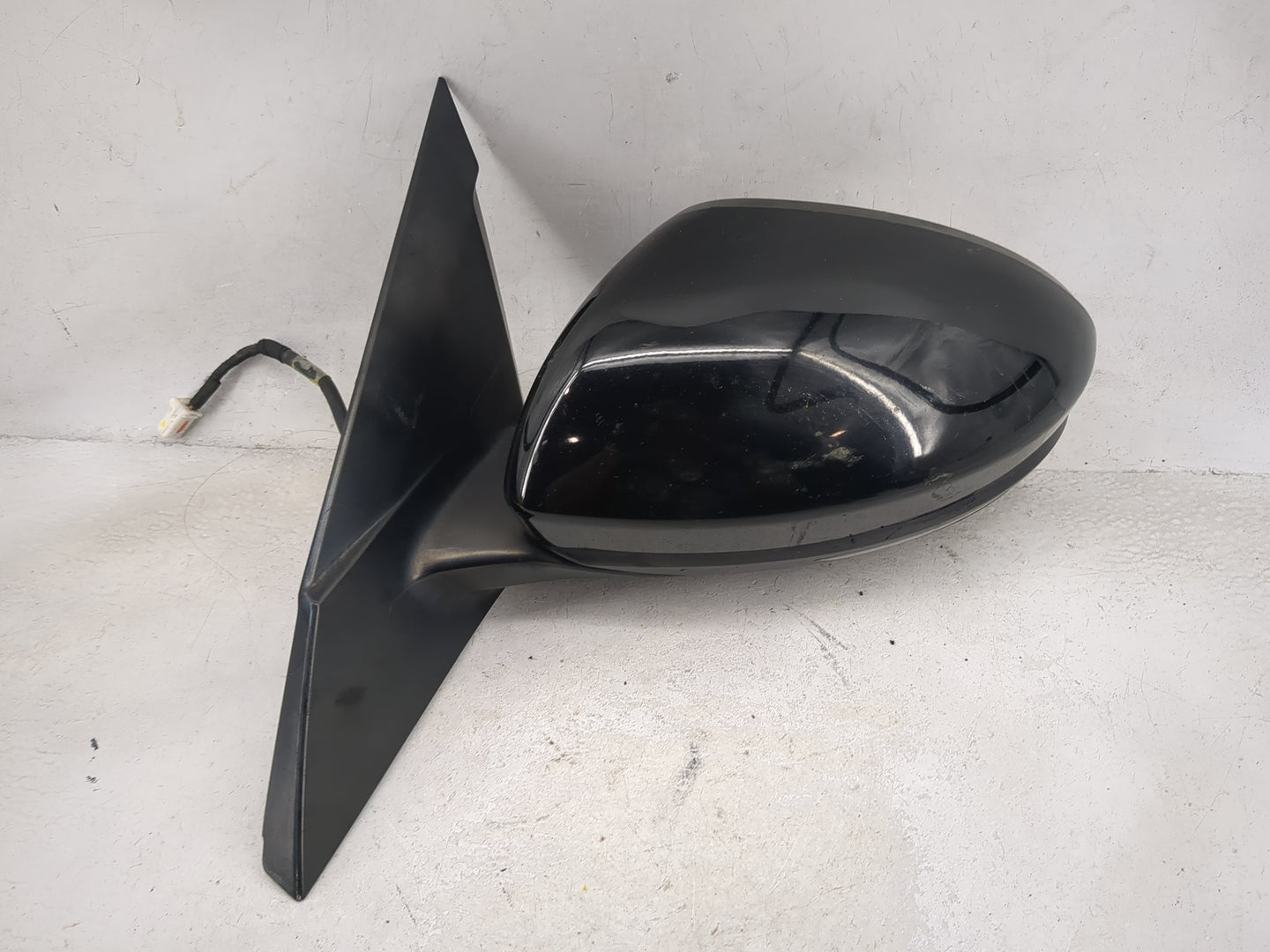 2022 Nissan Altima Driver Side View Mirror - Left Door Mirror OEM Used - Oemusedautoparts1.com