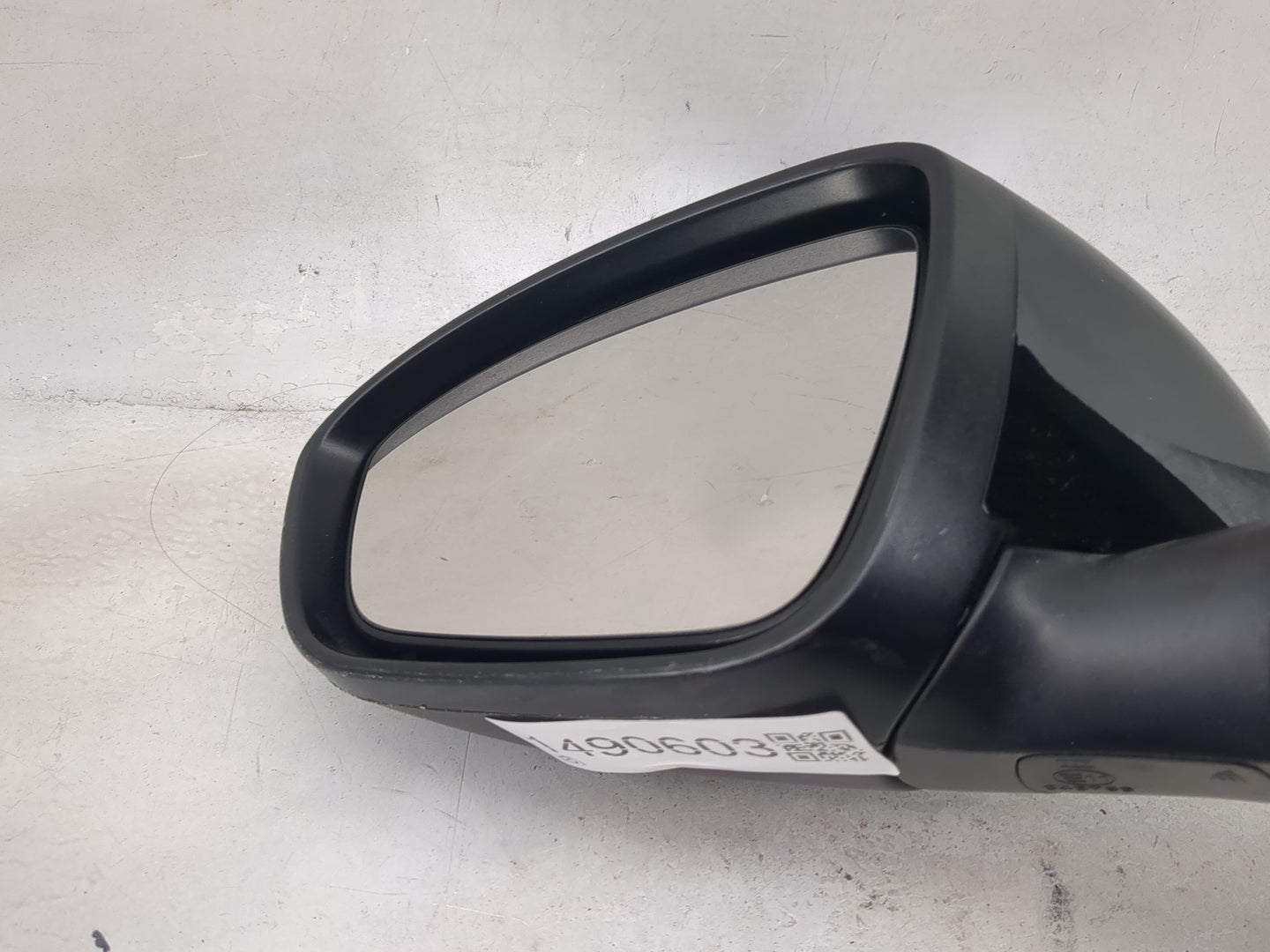 2022 Nissan Altima Driver Side View Mirror - Left Door Mirror OEM Used - Oemusedautoparts1.com