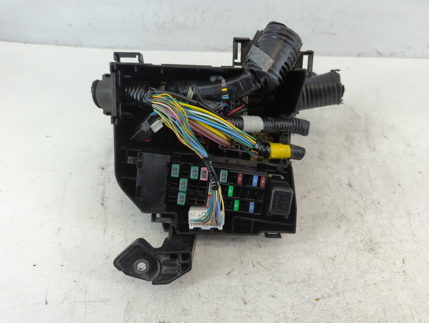 2019-2022 Nissan Altima Fusebox Fuse Box Panel Relay Module P/N:6CA0A 5392 YA2 Fits Fits 2019 2020 2021 2022 OEM Used Auto P