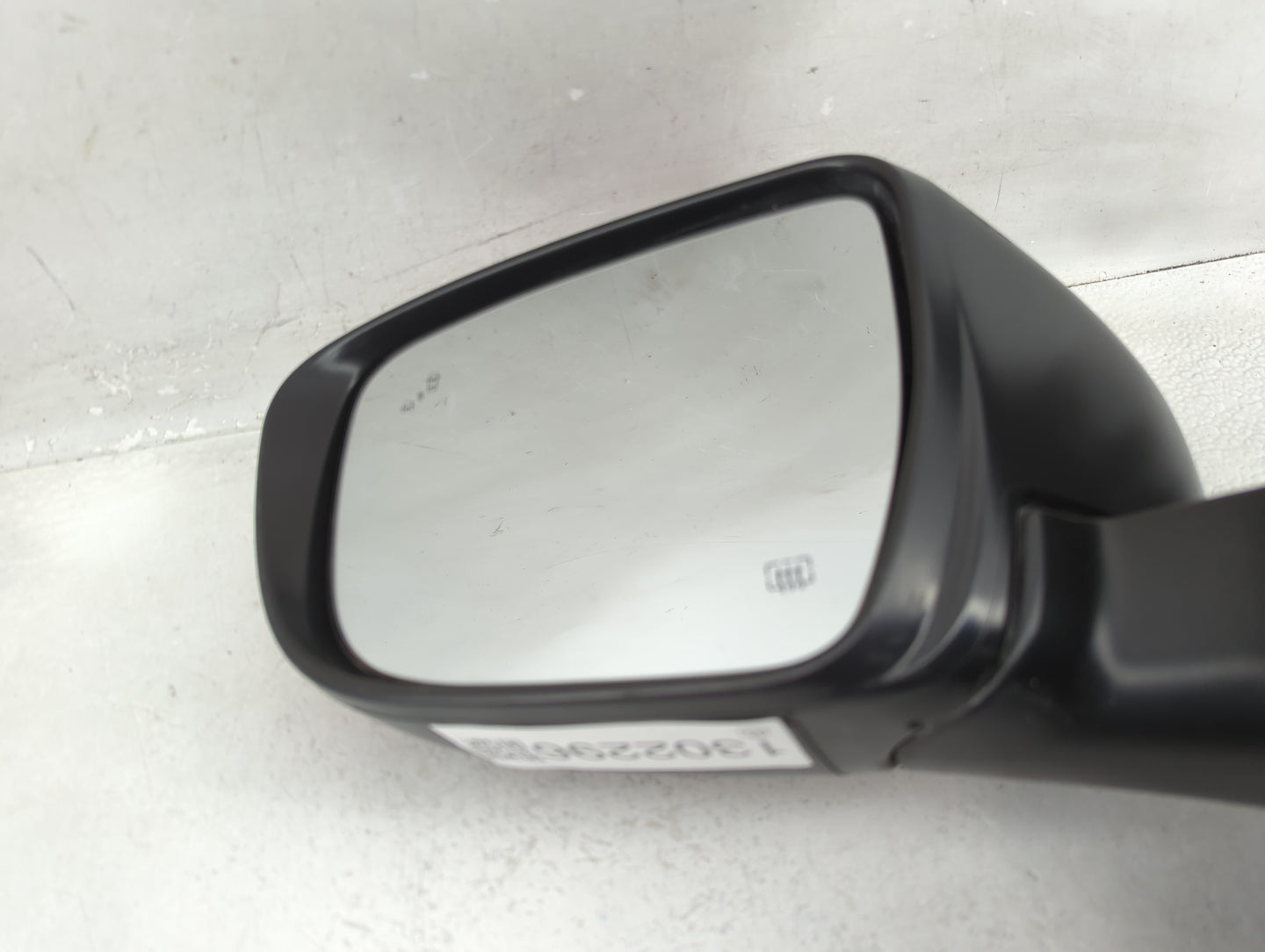 2022 Nissan Frontier Driver Side View Mirror - Left Door Mirror OEM Used - Oemusedautoparts1.com