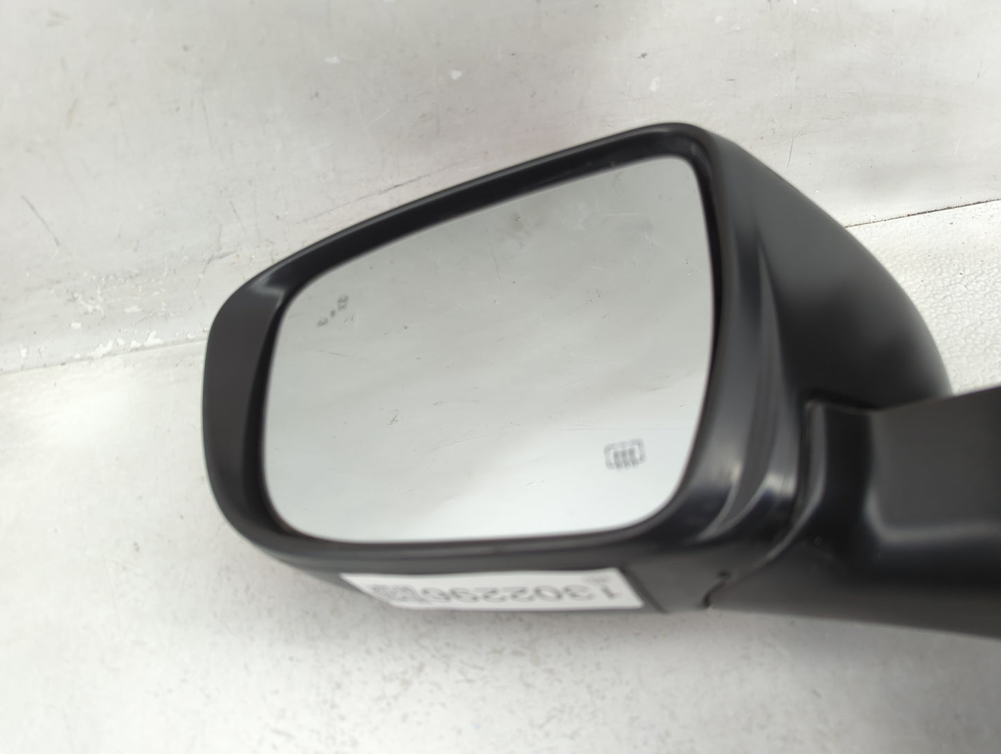 2022 Nissan Frontier Driver Side View Mirror - Left Door Mirror OEM Used - Oemusedautoparts1.com