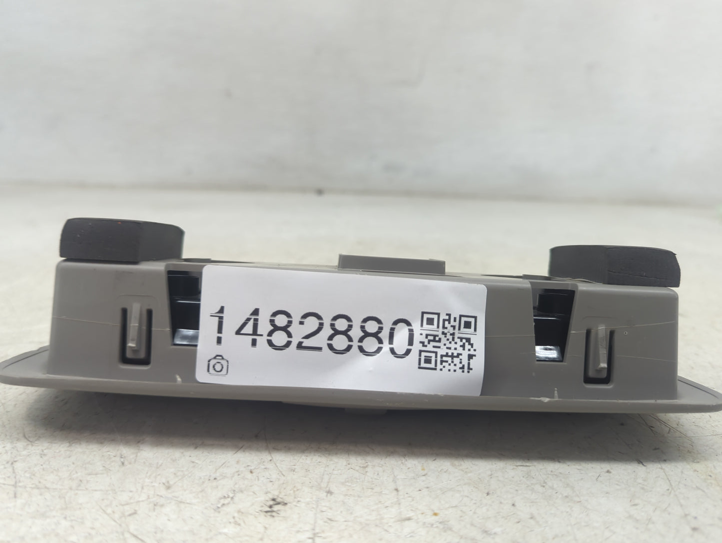 2022 Nissan Frontier Overhead Roof Console Interior Dome Light Gray - Oemusedautoparts1.com