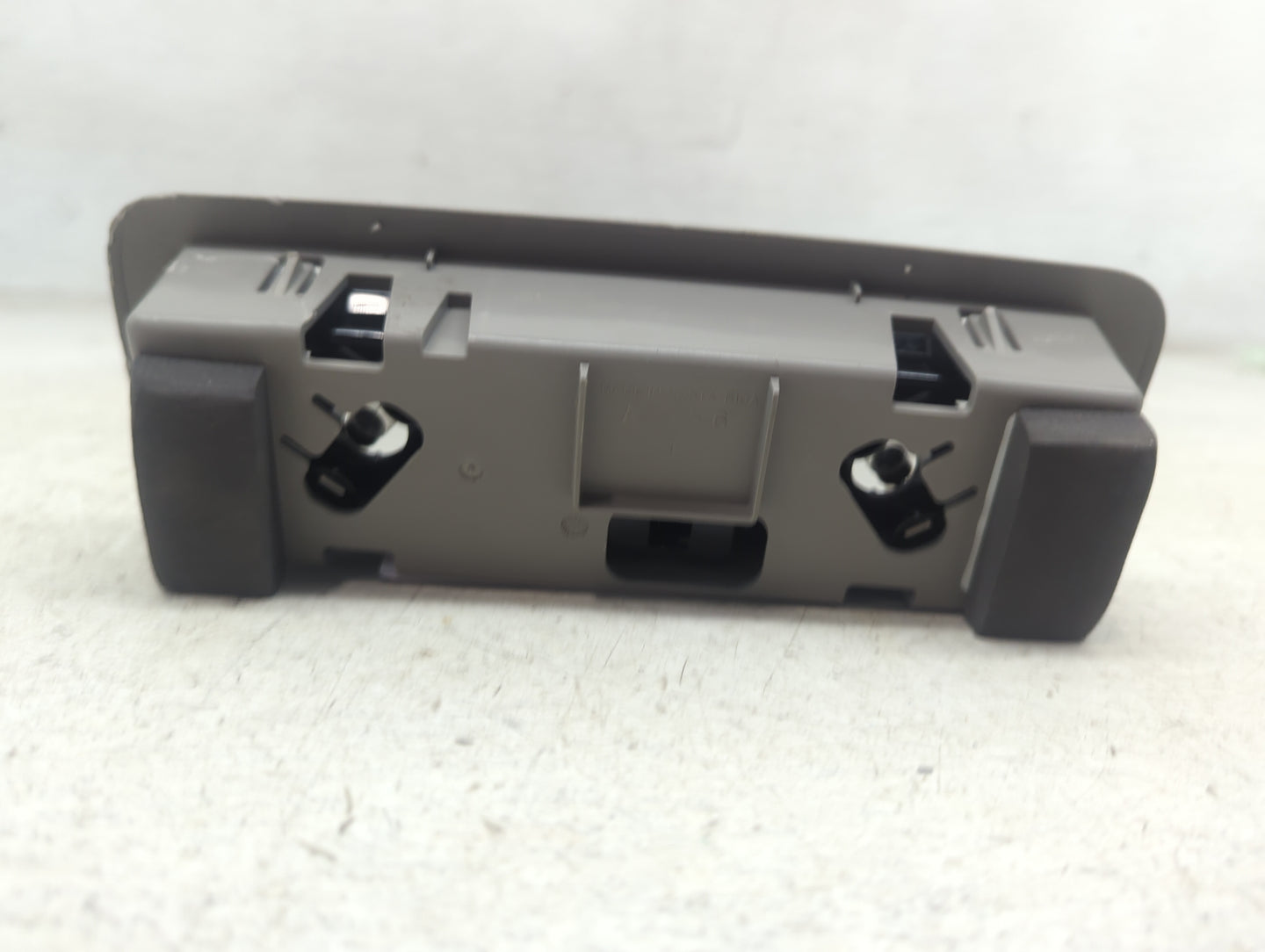 2022 Nissan Frontier Overhead Roof Console Interior Dome Light Gray - Oemusedautoparts1.com
