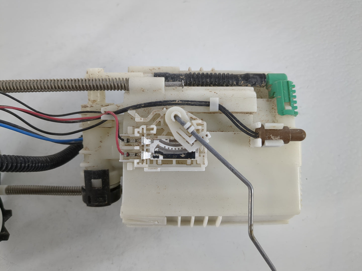 Nissan Kicks Electrical Gas Fuel Pump Assembly - Oemusedautoparts1.com