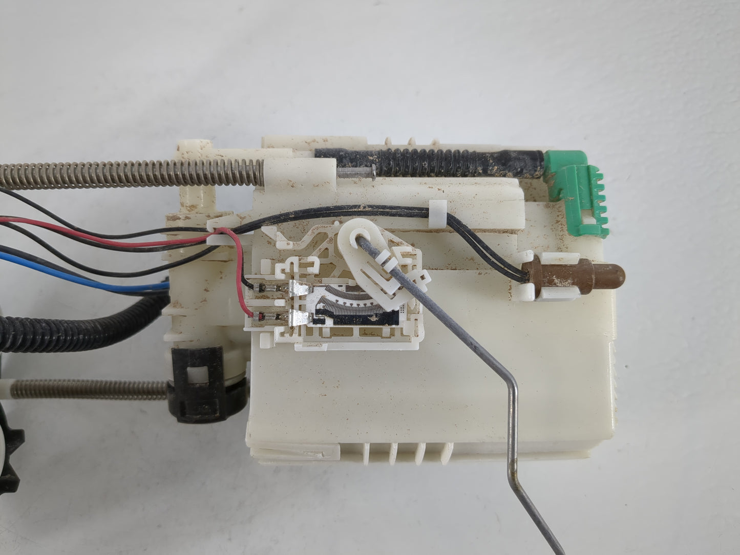 Nissan Kicks Electrical Gas Fuel Pump Assembly - Oemusedautoparts1.com