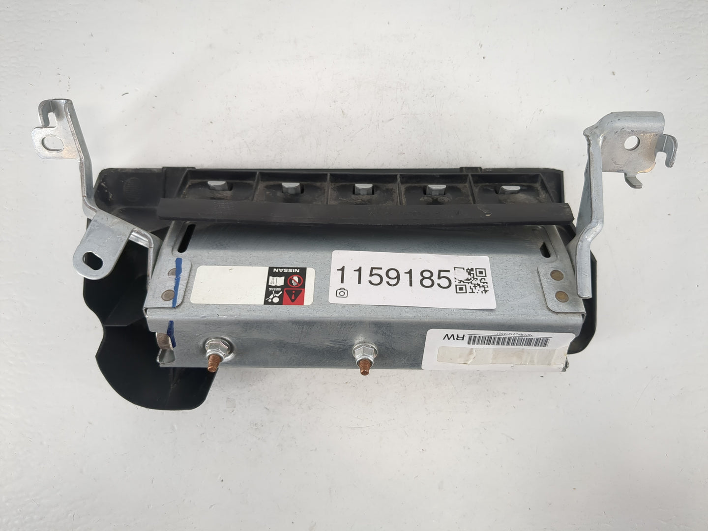 2020-2021 Nissan Kicks Air Bag Passenger Right Dashboard OEM P/N:NT0RW221210527 Fits Fits 2020 2021 OEM Used Auto Parts - Oe