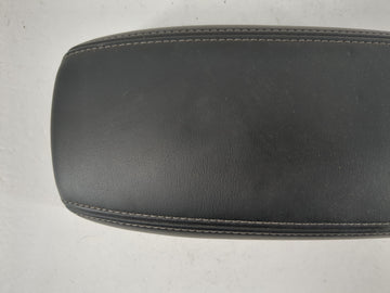 2022 Nissan Kicks Center Console Armrest Cover Lid P/N:210922A Fits OEM Used Auto Parts